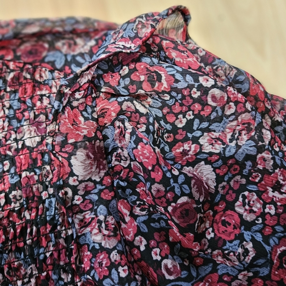 Northern Reflections Floral High neck blouse size medium - Picture 4 of 8
